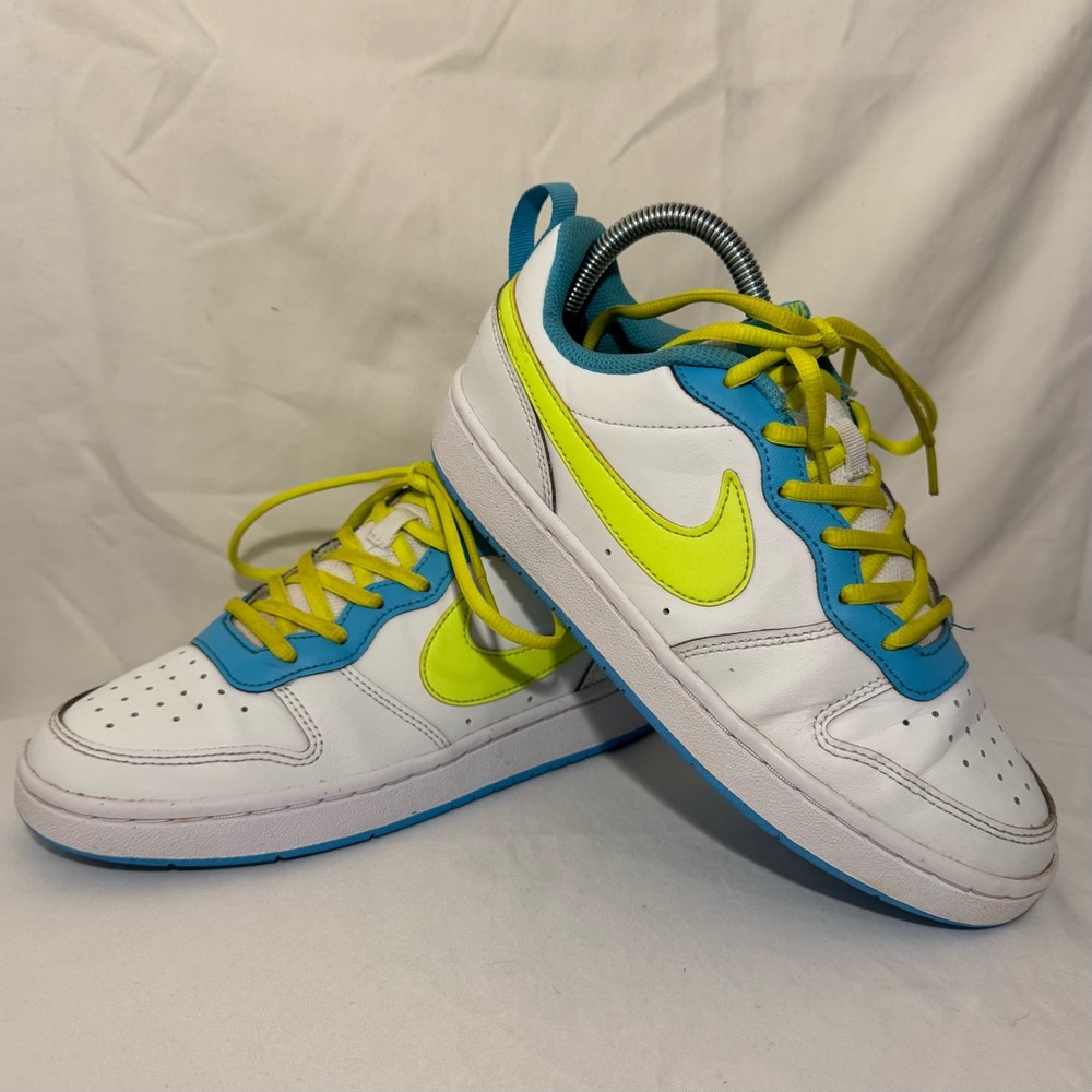 Nike Court Borough Low 2 GS Shoes Size 5.5Y / Women 7 White‎ Volt Blue